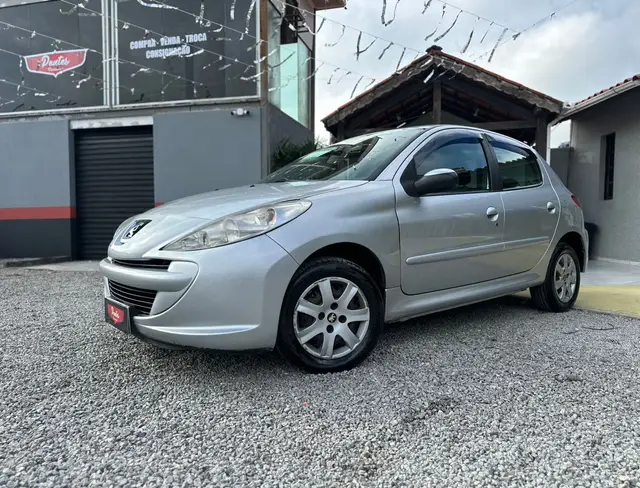 Carro Peugeot 207 2014 Hatch Active 1.4 (Flex)