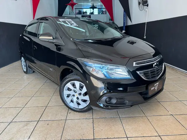 Carro Chevrolet Onix 2013 1.4 LT SPE/4