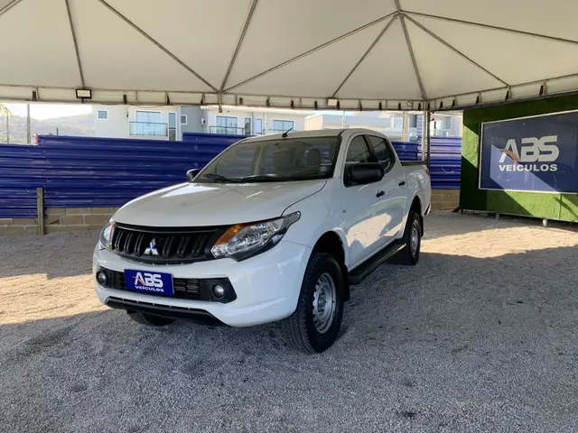 Carro Mitsubishi L200 Triton 2021 MotorSports HPE 2.4 Dies.
