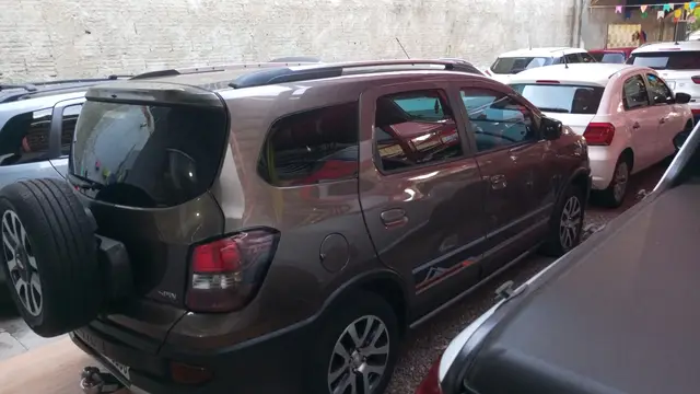 Carro Chevrolet Spin 2015 Activ 1.8 (Flex)