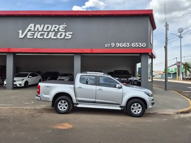Carro Chevrolet S10 Cabine Dupla 2017 S10 2.8 CTDI LT 4WD (Cabine Dupla)