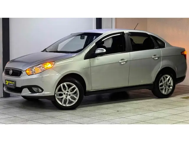 Carro Fiat Grand Siena 2017 Essence 1.6 16V Dualogic (Flex)