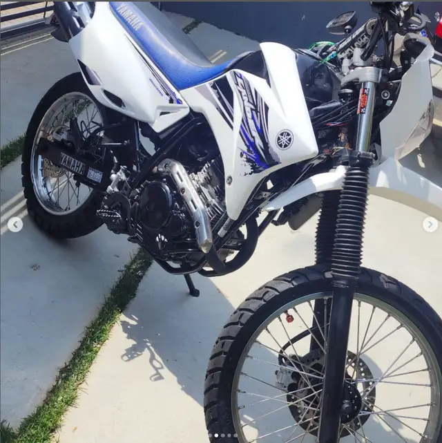 Moto Yamaha XTZ 250 Lander 2008 STD