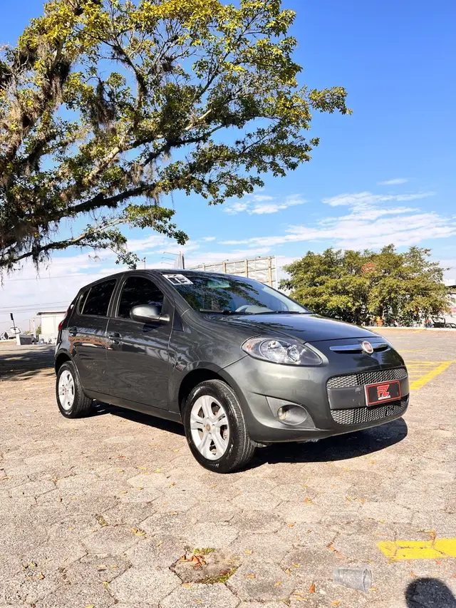 Carro Fiat Palio 2013 Attractive 1.4 8V (Flex)