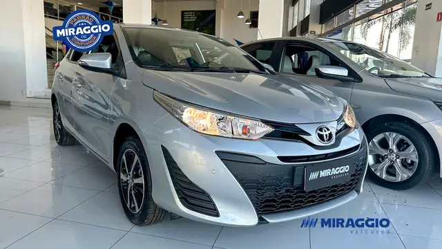 Carro Toyota Yaris 2021 1.5 XL Plus Connect CVT (Flex)