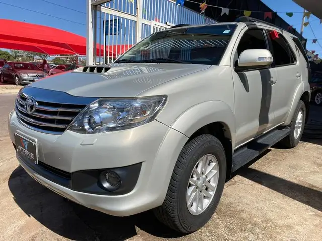 Carro Toyota Hilux Cabine Dupla 2015 Hilux 2.7 4x4 CD STD (Flex)