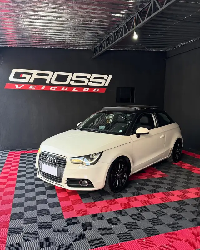 Carro Audi A1 2011 1.4 TFSI Attraction S Tronic
