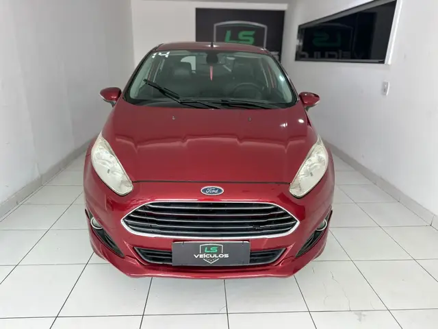 Carro Ford Fiesta Hatch 2014 Titanium Powershift 1.6 (Flex)
