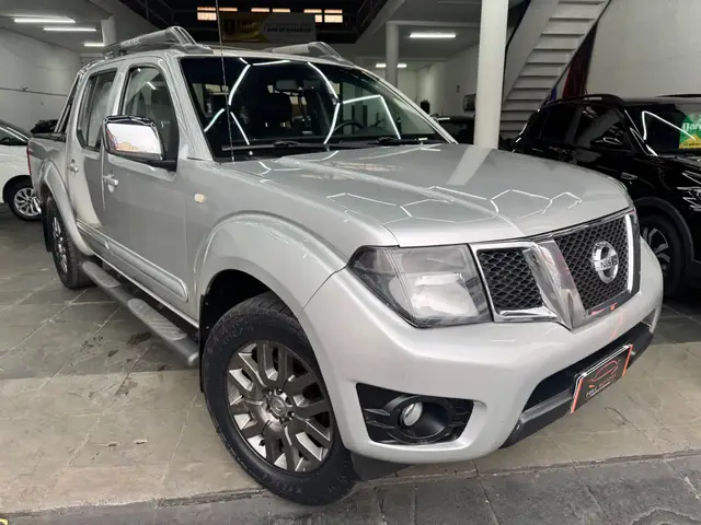 Carro Nissan Frontier 2014 2.5 TD CD 4x4 SL (Aut)