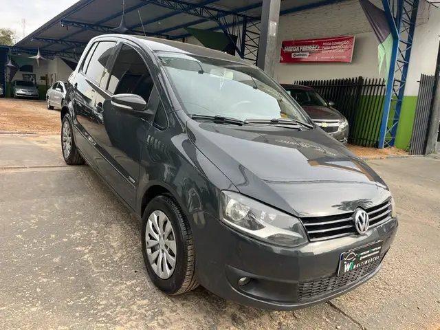 Carro Volkswagen Fox 2011 1.0 8V (Flex) 4p