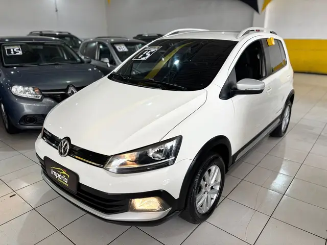Carro Volkswagen CrossFox 2015 1.6 16v MSI I-Motion (Flex)
