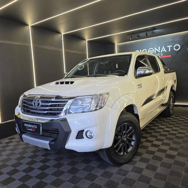 Carro Toyota Hilux Cabine Dupla 2015 Hilux 3.0 TDI 4x4 CD SRV (Diesel)