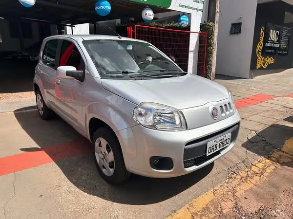 Carro Fiat Uno 2014 Vivace Celeb. 1.0 8V (Flex) 2p