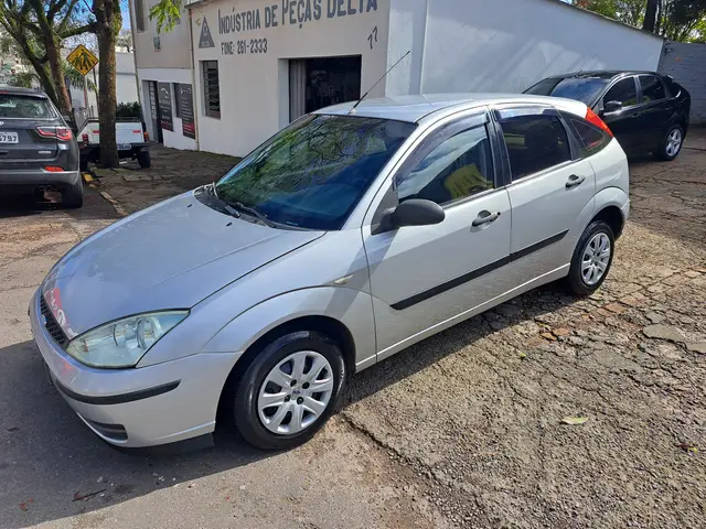 Carro Ford Focus Hatch 2009 GL 1.6 8V (Flex)