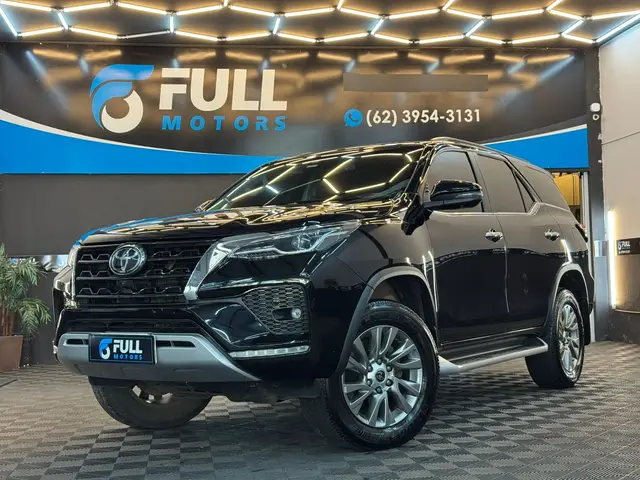 Carro Toyota SW4 2024 SRX 2.8 Turbodiesel 4x4 (Aut.) (7 Lugares)