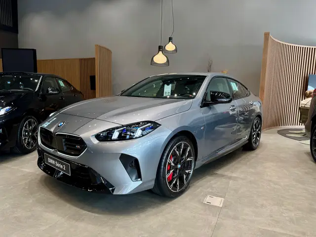 Carro BMW M235i 2026 2.0 Twinturbo xDrive Gran Coupe (aut)
