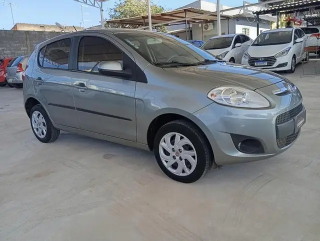 Carro Fiat Palio 2013 Attractive 1.0 8V (Flex)