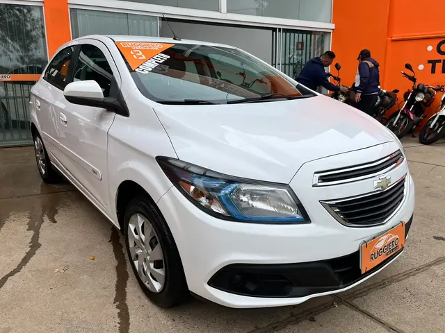 Carro Chevrolet Onix 2013 1.4 LT SPE/4