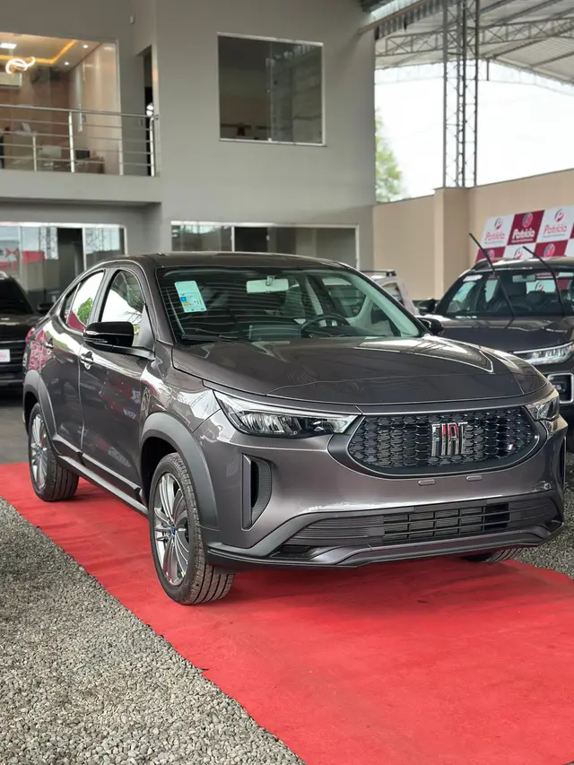 Carro Fiat Fastback 2025 Turbo 200