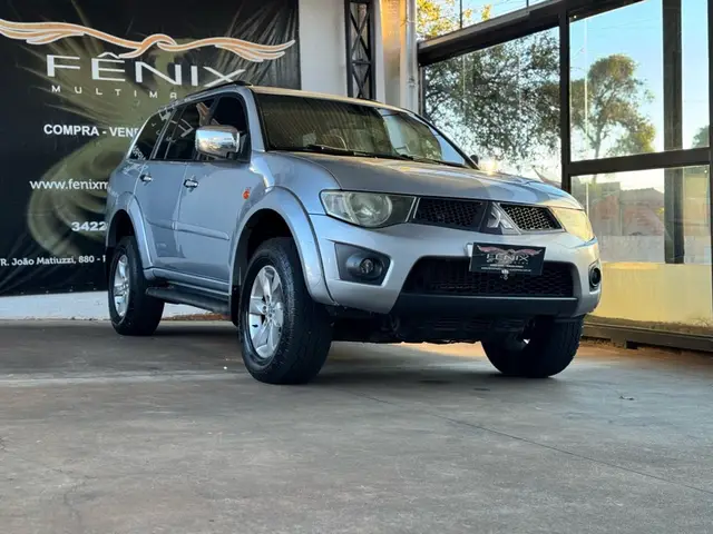 Carro Mitsubishi Pajero Dakar 2015 3.2 HPE 4WD (Aut)