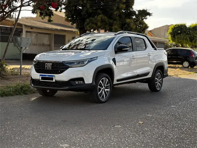 Carro Fiat Strada 2024 Volcano 1.3 Cabine Dupla