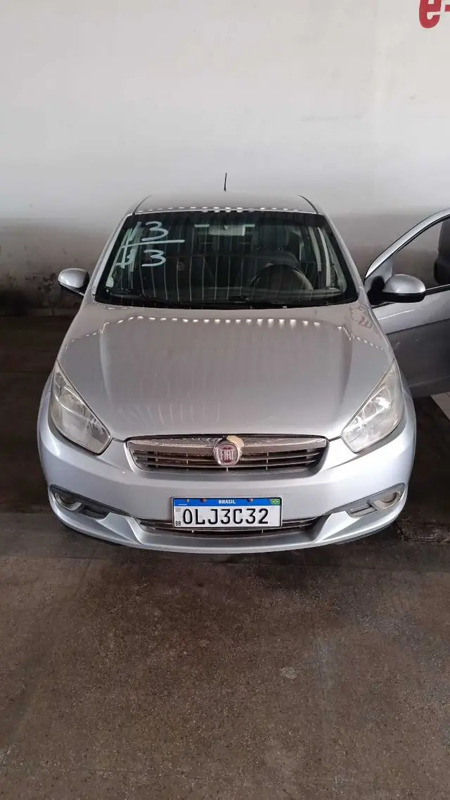 Carro Fiat Grand Siena 2013 Evo Attractive 1.4 8V (Flex)