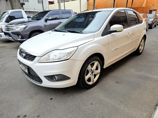 Carro Ford Focus Hatch 2013 GLX 2.0 16V (Flex)
