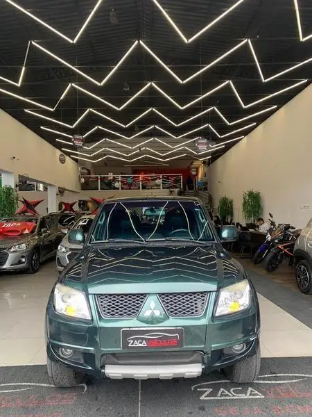 Carro Mitsubishi Pajero TR4 2015 2.0 16V 4x2 (Flex)