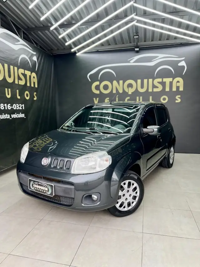Carro Fiat Uno 2014 Vivace Celeb. 1.0 8V (Flex) 4p