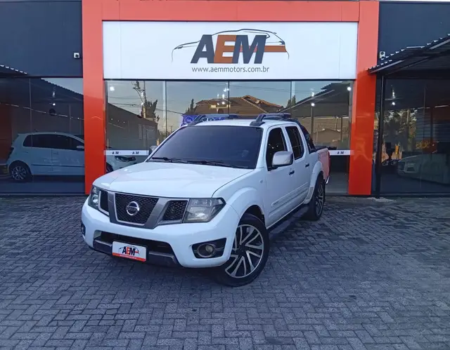 Carro Nissan Frontier 2015 2.5 TD CD 4x4 SV Attack (Aut)