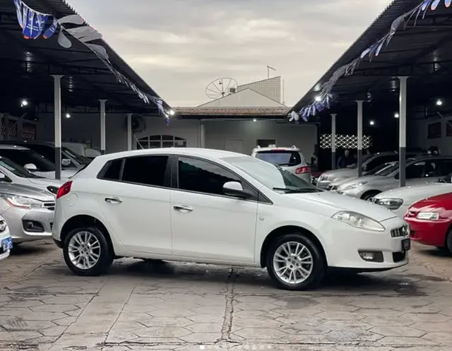Carro Fiat Bravo 2014 Absolute 1.8 16V Dualogic (Flex)