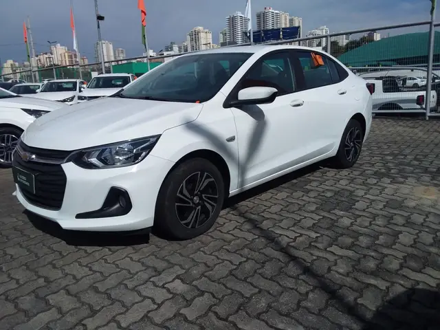 Carro Chevrolet Onix Plus 2024 LT 1.0