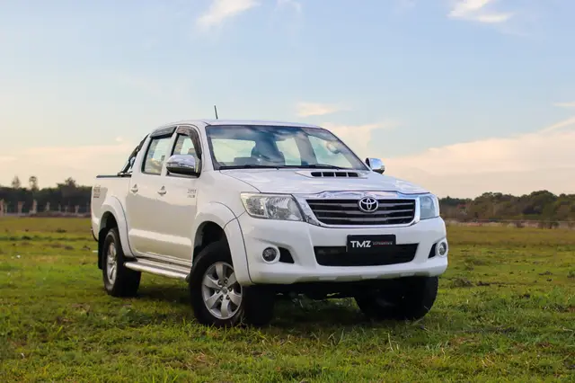 Carro Toyota Hilux Cabine Dupla 2015 Hilux 3.0 TDI 4x4 CD SRV (Aut)