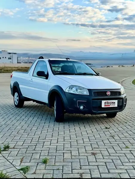 Carro Fiat Strada 2017 Hard Working 1.4 (Flex) (Cabine Simples)