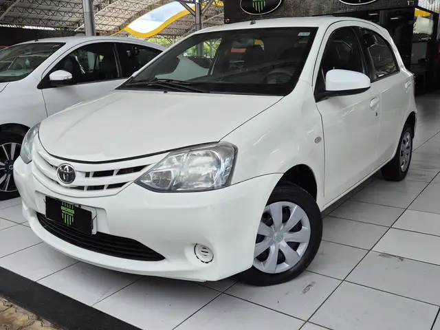 Carro Toyota Etios Sedan 2016 XS 1.5 (Flex)