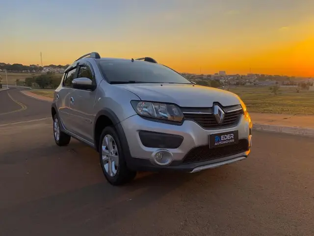 Carro Renault Sandero 2015 Authentique HIi-Power 1.0 16V (Flex)