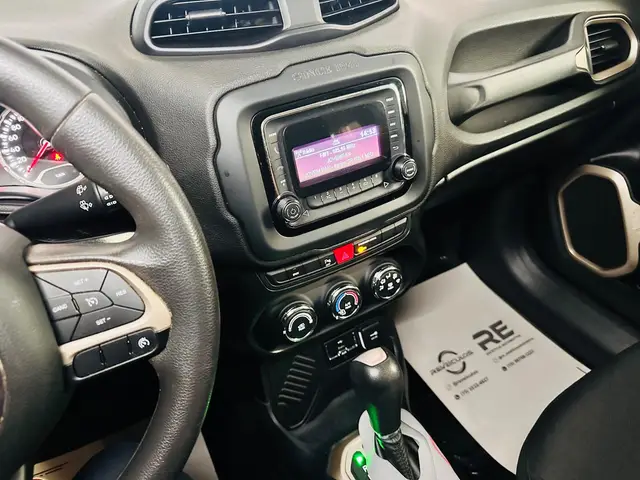 Carro Jeep Renegade 2018 Sport 1.8 4x2 (Aut) (Flex)