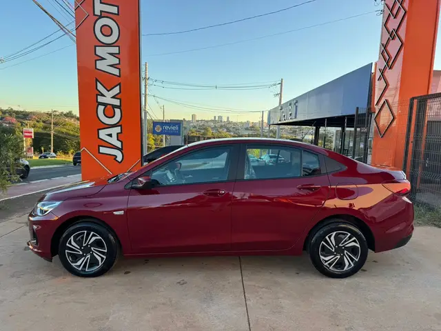 Carro Chevrolet Onix Plus 2024 LT 1.0