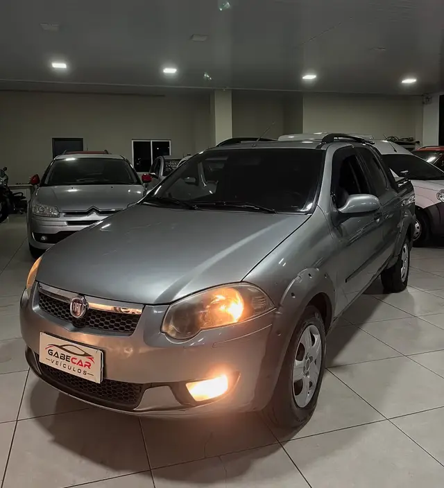 Carro Fiat Strada 2013 Trekking 1.6 16V (Flex)