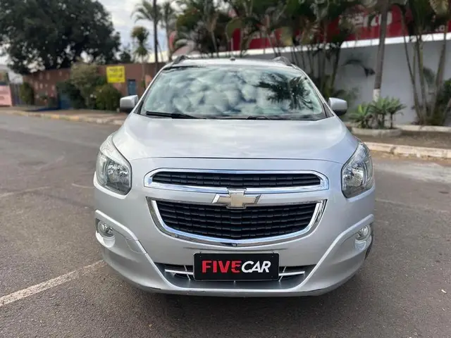 Carro Chevrolet Spin 2014 Advantage 5S 1.8 (Flex)