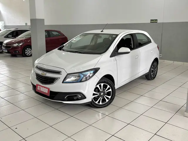 Carro Chevrolet Onix 2014 HATCH LTZ 1.4 8V FlexPower 5p Mec.