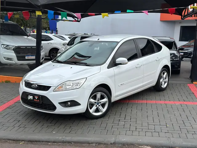 Carro Ford Focus Hatch 2013 GLX 2.0 16V (Flex)