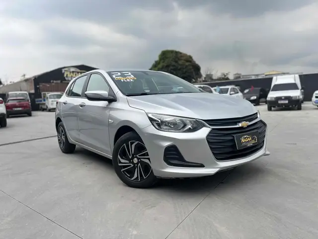 Carro Chevrolet Onix 2023 LT 1.0