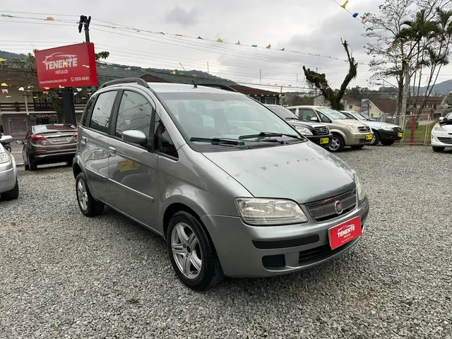 Carro Fiat Idea 2010 ELX 1.4 (Flex)