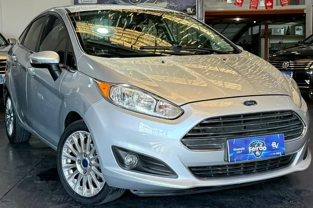 Carro Ford New Fiesta Sedan 2014 1.6 Titanium PowerShift (Flex)