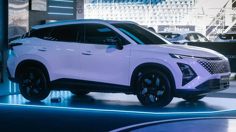 Omoda 5 HEV e Omoda 7 PHEV já tem data para chegar
