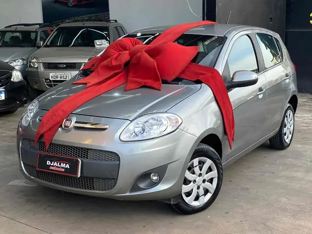 Carro Fiat Palio 2013 Attractive 1.4 8V (Flex)