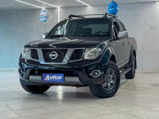 Carro Nissan Frontier 2014 2.5 TD CD 4x4 SV Attack