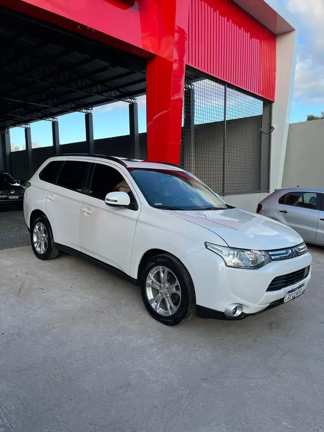 Carro Mitsubishi Outlander 2014 2.0 16V CVT
