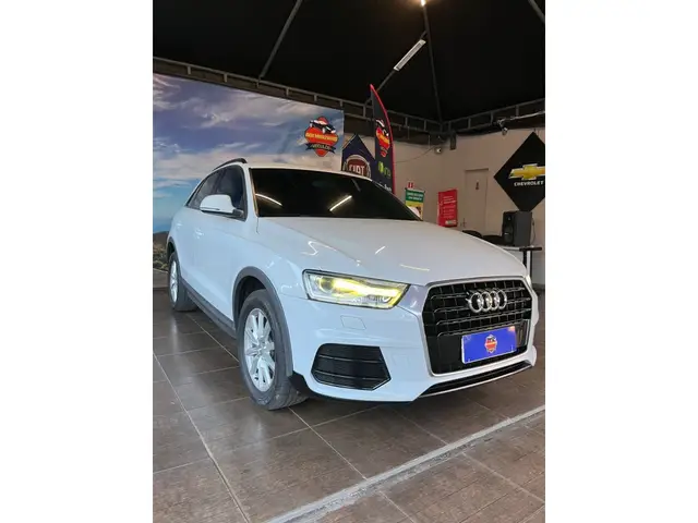 Carro Audi Q3 2016 1.4 TFSI Ambiente S Tronic